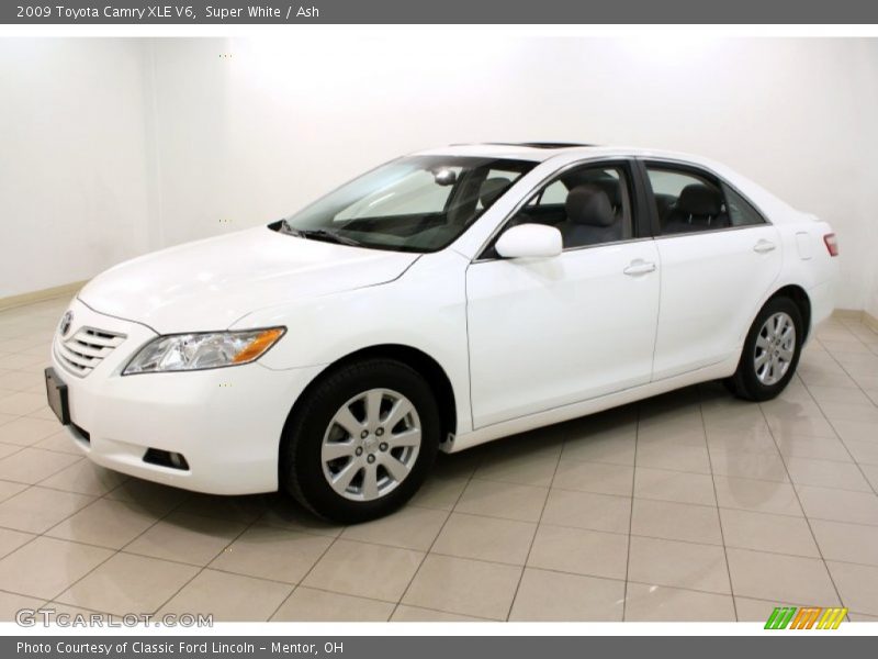 Super White / Ash 2009 Toyota Camry XLE V6