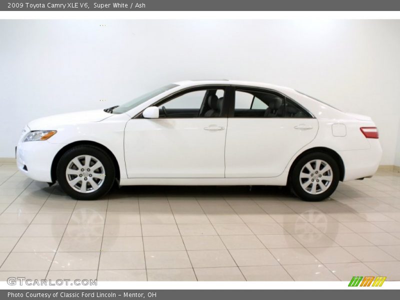 Super White / Ash 2009 Toyota Camry XLE V6