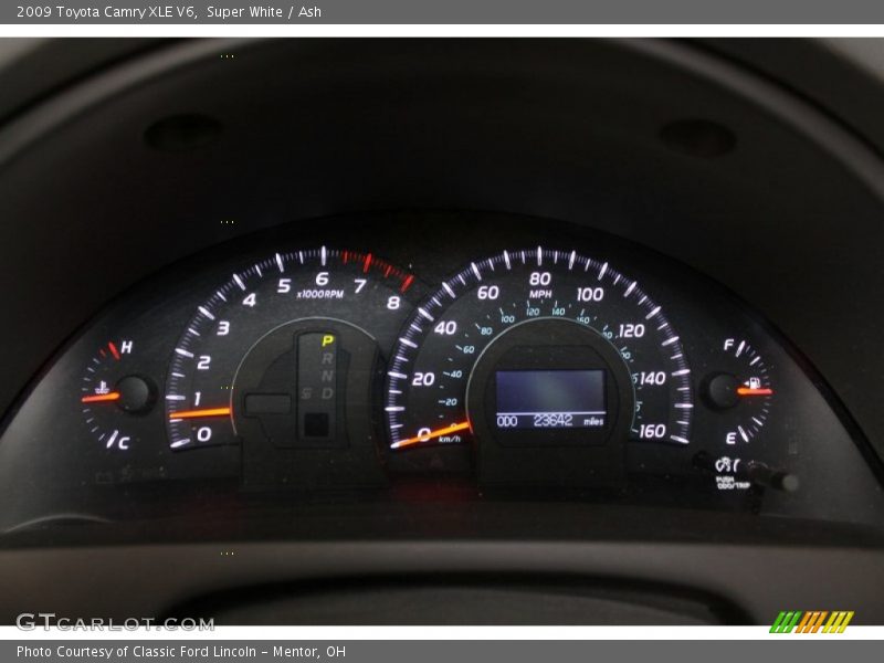 Super White / Ash 2009 Toyota Camry XLE V6