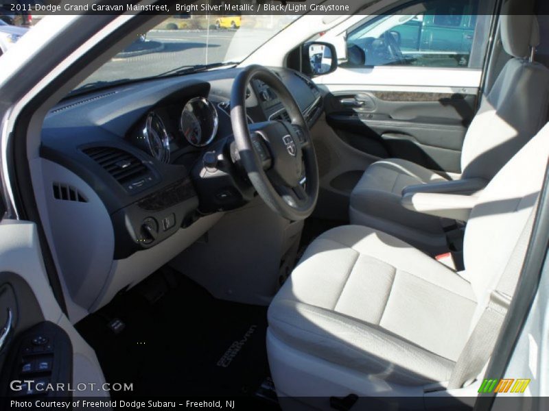 Bright Silver Metallic / Black/Light Graystone 2011 Dodge Grand Caravan Mainstreet