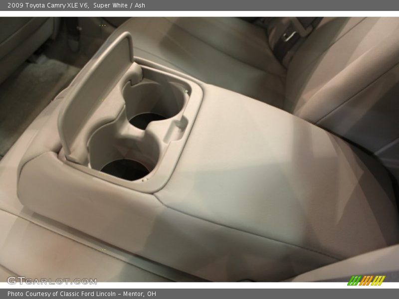 Super White / Ash 2009 Toyota Camry XLE V6