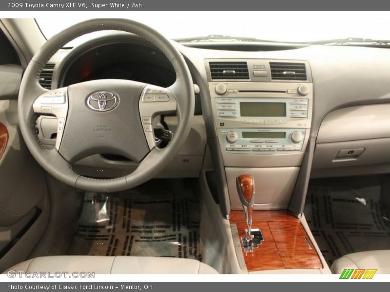 Super White / Ash 2009 Toyota Camry XLE V6