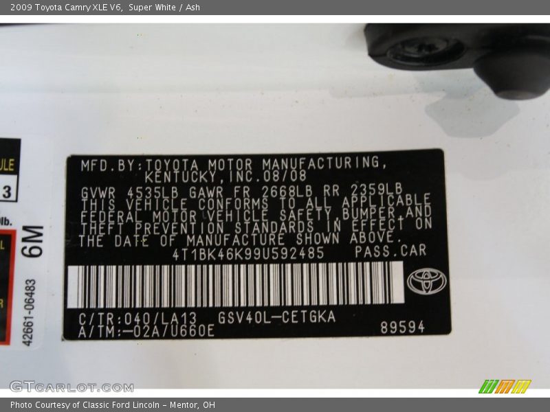 Super White / Ash 2009 Toyota Camry XLE V6