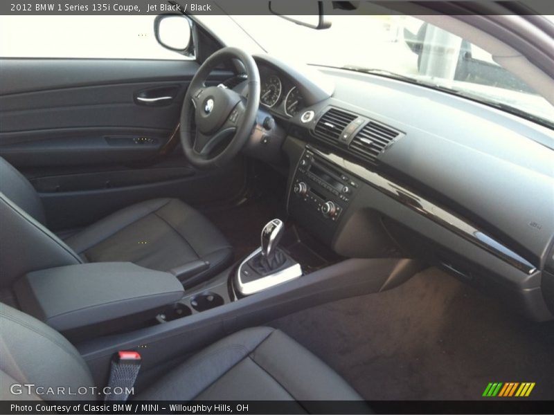 Dashboard of 2012 1 Series 135i Coupe