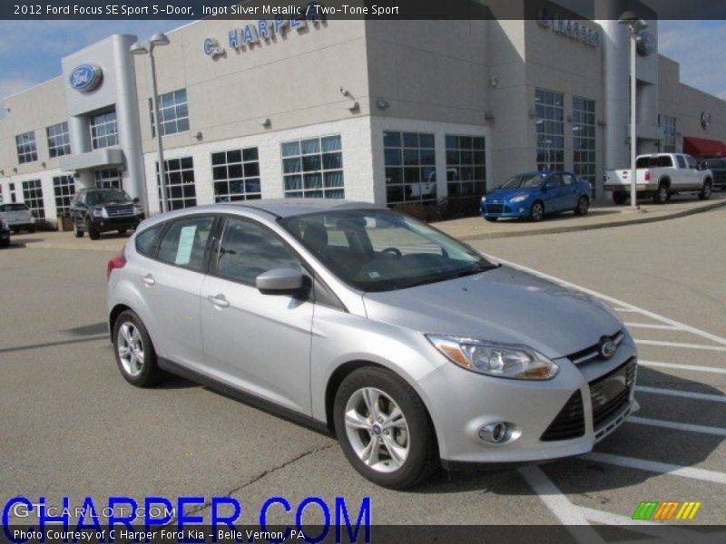Ingot Silver Metallic / Two-Tone Sport 2012 Ford Focus SE Sport 5-Door