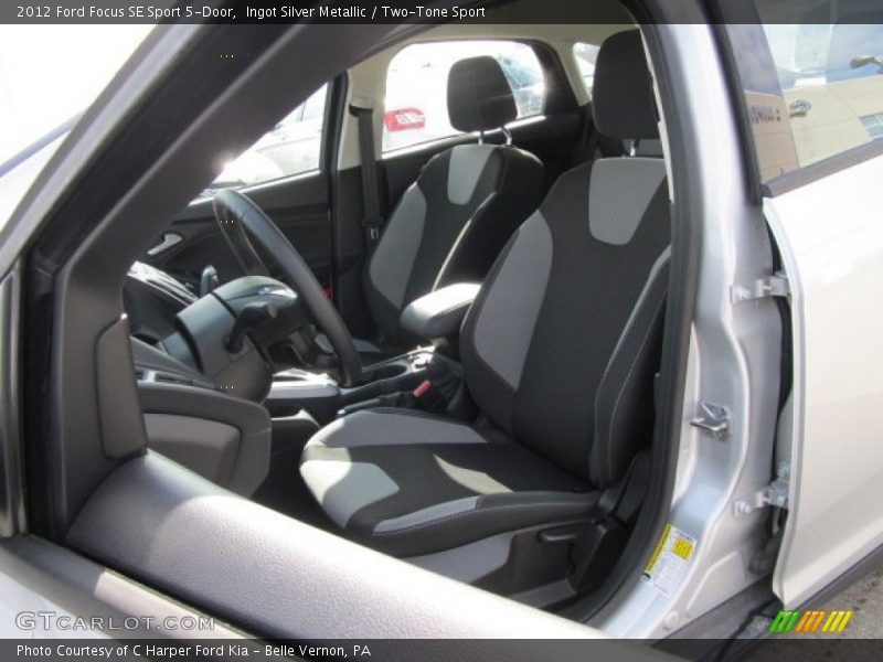 Ingot Silver Metallic / Two-Tone Sport 2012 Ford Focus SE Sport 5-Door