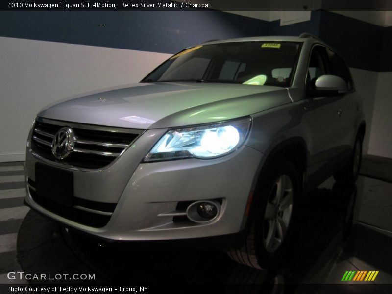 Reflex Silver Metallic / Charcoal 2010 Volkswagen Tiguan SEL 4Motion