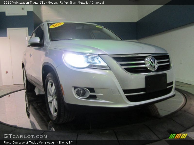 Reflex Silver Metallic / Charcoal 2010 Volkswagen Tiguan SEL 4Motion
