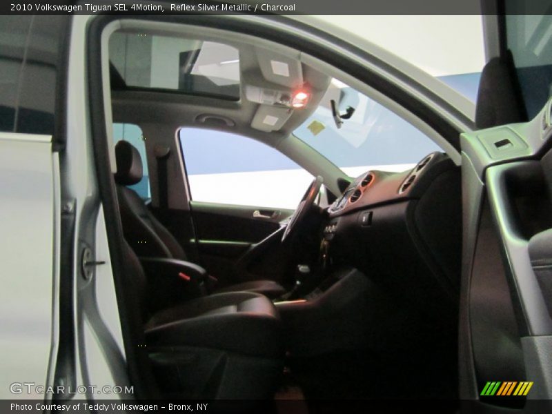 Reflex Silver Metallic / Charcoal 2010 Volkswagen Tiguan SEL 4Motion