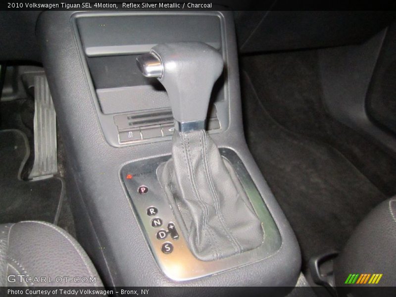 Reflex Silver Metallic / Charcoal 2010 Volkswagen Tiguan SEL 4Motion