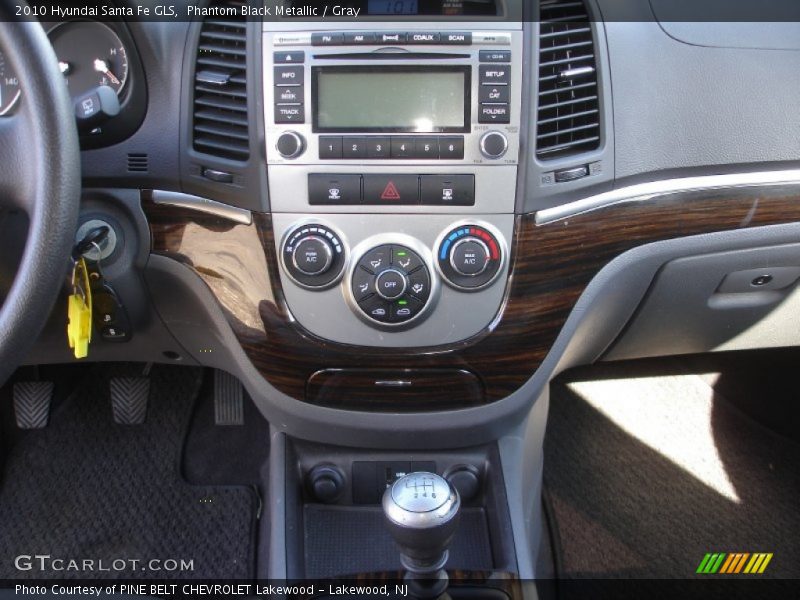 Phantom Black Metallic / Gray 2010 Hyundai Santa Fe GLS