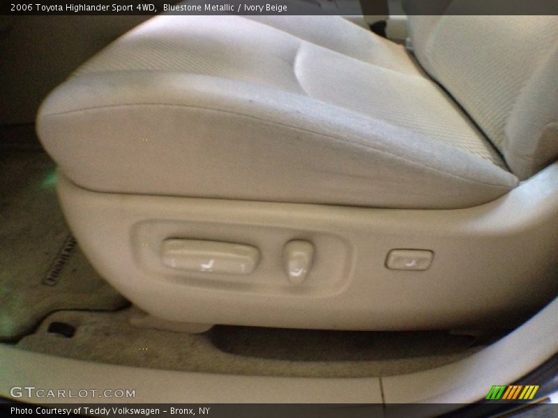 Bluestone Metallic / Ivory Beige 2006 Toyota Highlander Sport 4WD