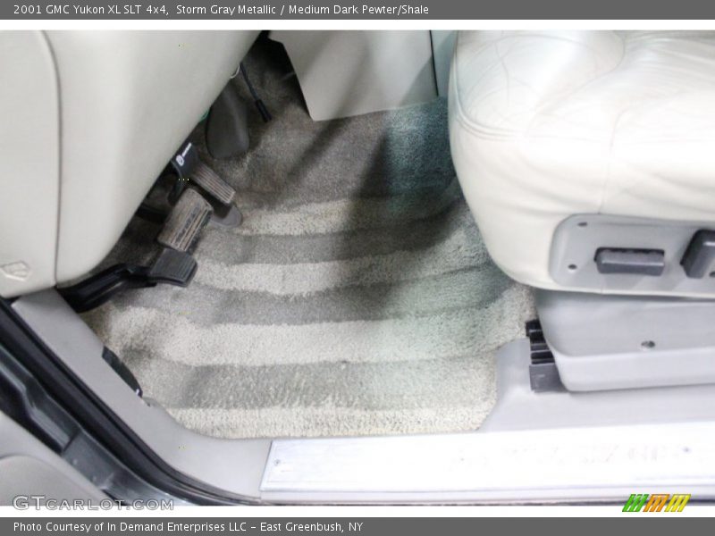 Storm Gray Metallic / Medium Dark Pewter/Shale 2001 GMC Yukon XL SLT 4x4