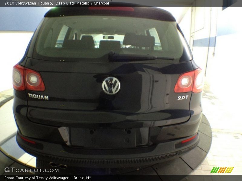 Deep Black Metallic / Charcoal 2010 Volkswagen Tiguan S