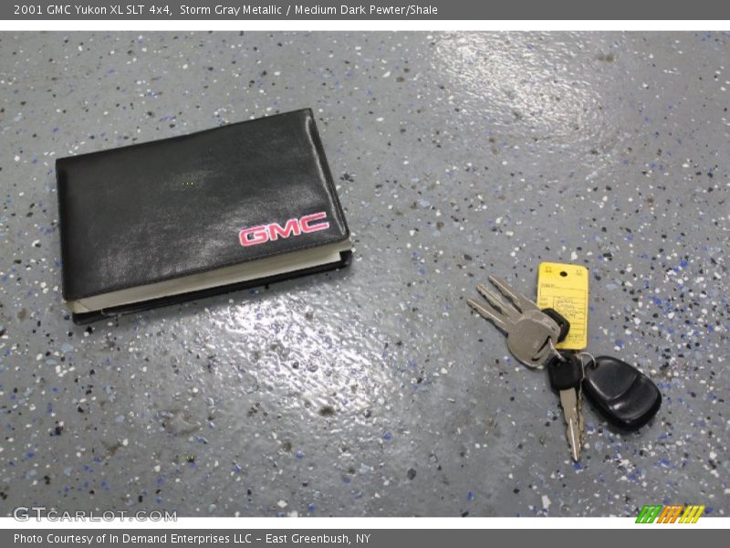 Storm Gray Metallic / Medium Dark Pewter/Shale 2001 GMC Yukon XL SLT 4x4