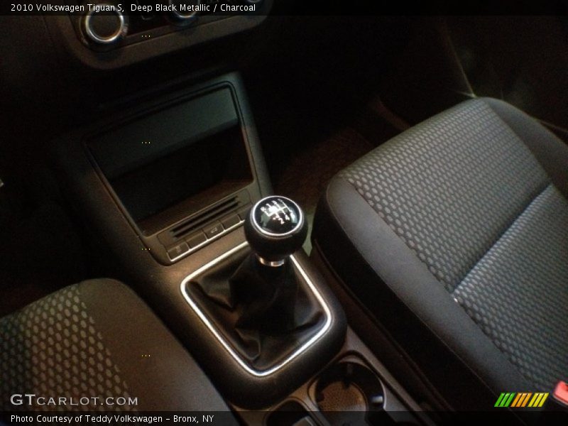 Deep Black Metallic / Charcoal 2010 Volkswagen Tiguan S