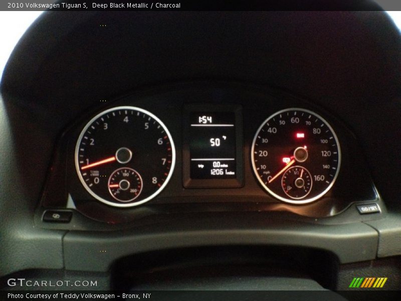 Deep Black Metallic / Charcoal 2010 Volkswagen Tiguan S