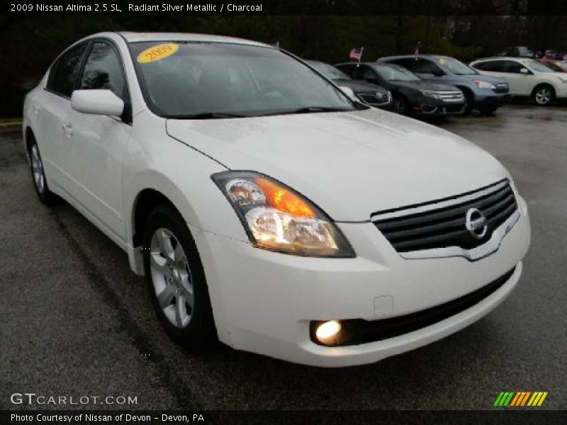 Radiant Silver Metallic / Charcoal 2009 Nissan Altima 2.5 SL