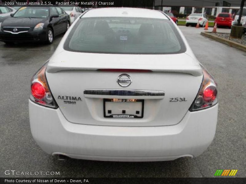 Radiant Silver Metallic / Charcoal 2009 Nissan Altima 2.5 SL