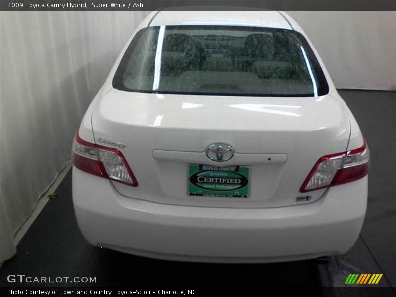 Super White / Ash 2009 Toyota Camry Hybrid