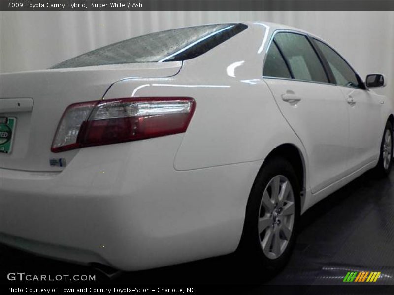 Super White / Ash 2009 Toyota Camry Hybrid