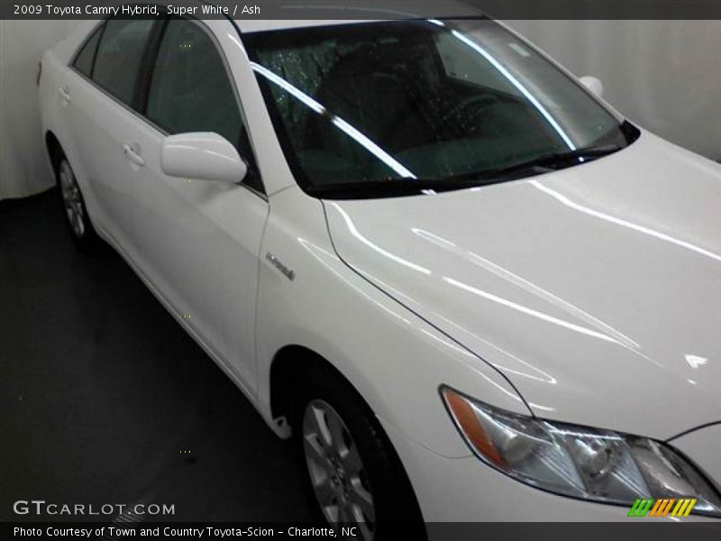 Super White / Ash 2009 Toyota Camry Hybrid