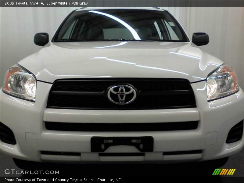 Super White / Ash Gray 2009 Toyota RAV4 I4