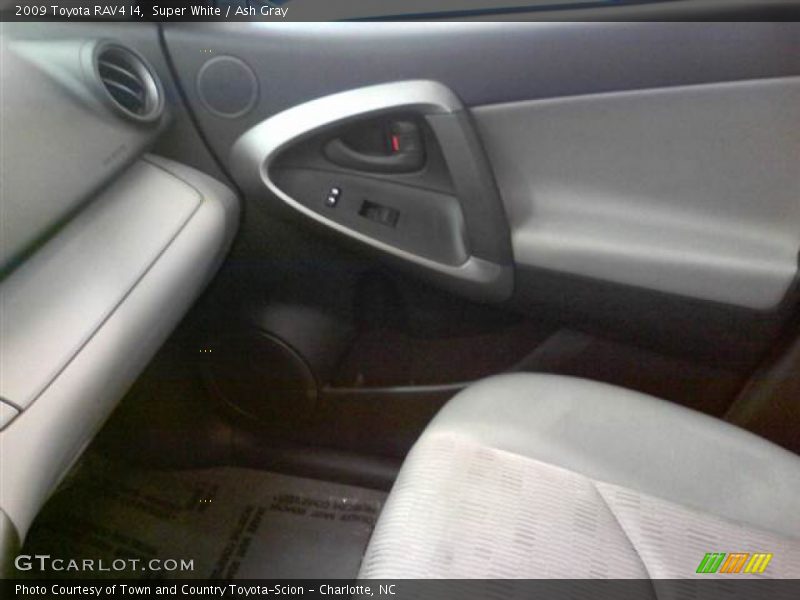 Super White / Ash Gray 2009 Toyota RAV4 I4