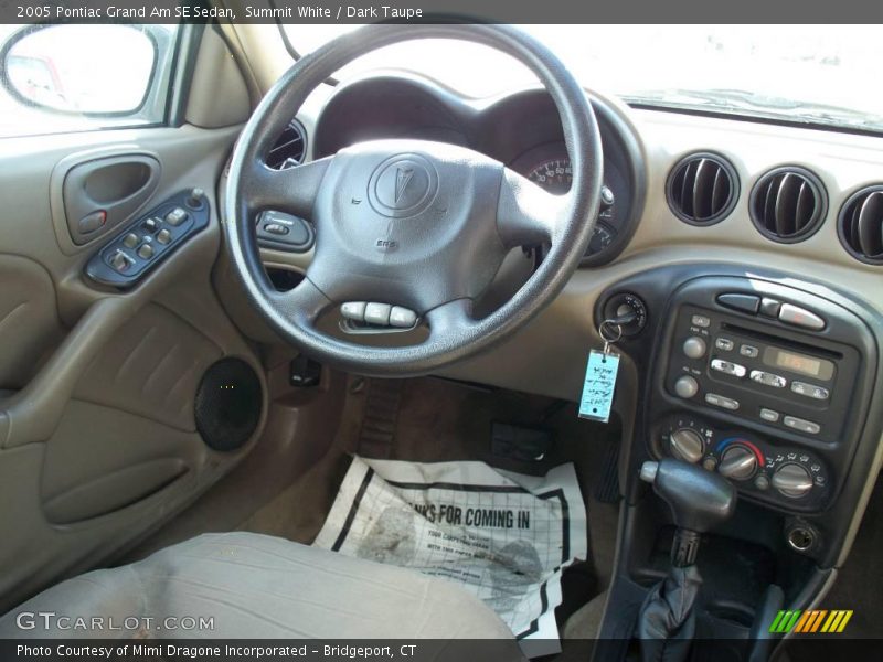 Summit White / Dark Taupe 2005 Pontiac Grand Am SE Sedan