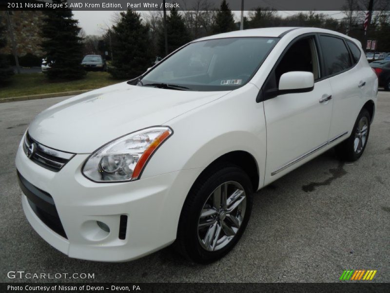 Front 3/4 View of 2011 Rogue S AWD Krom Edition