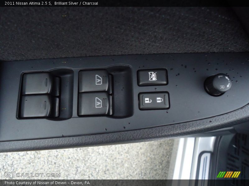 Brilliant Silver / Charcoal 2011 Nissan Altima 2.5 S