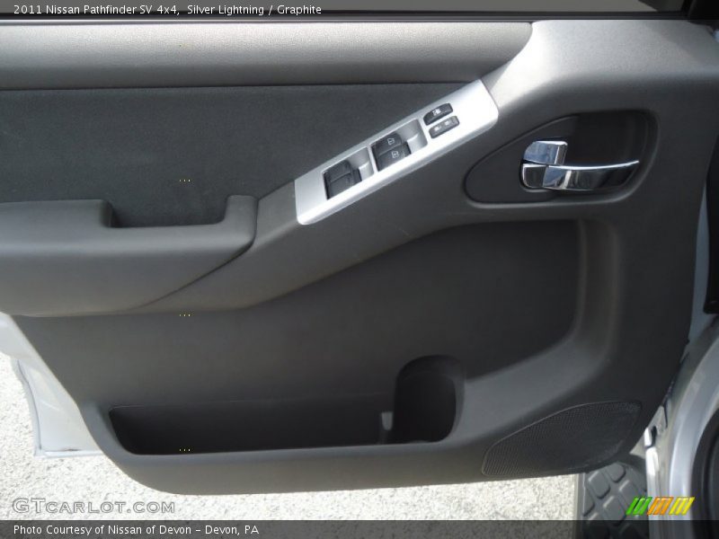 Silver Lightning / Graphite 2011 Nissan Pathfinder SV 4x4