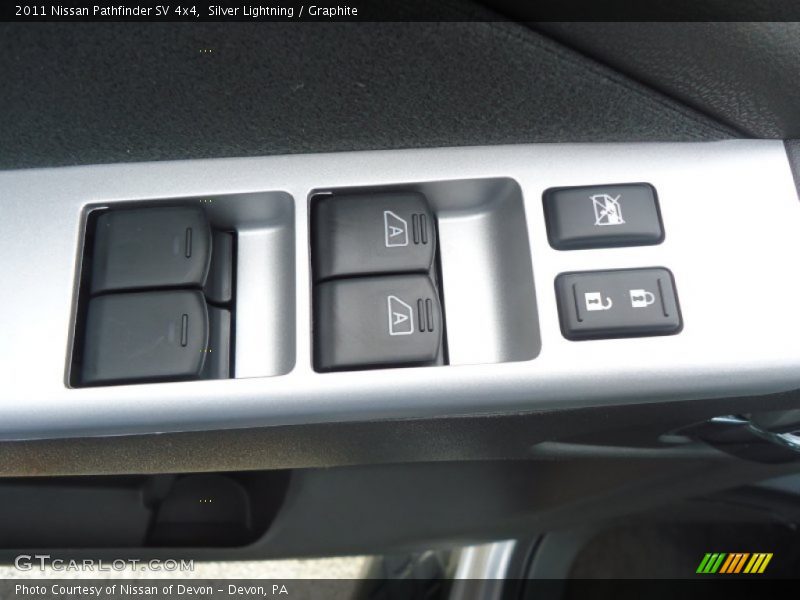 Silver Lightning / Graphite 2011 Nissan Pathfinder SV 4x4
