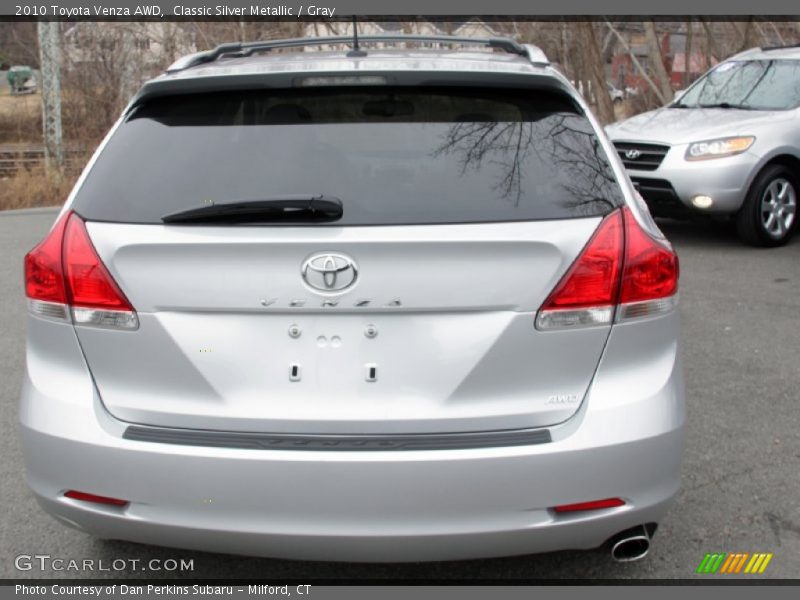Classic Silver Metallic / Gray 2010 Toyota Venza AWD