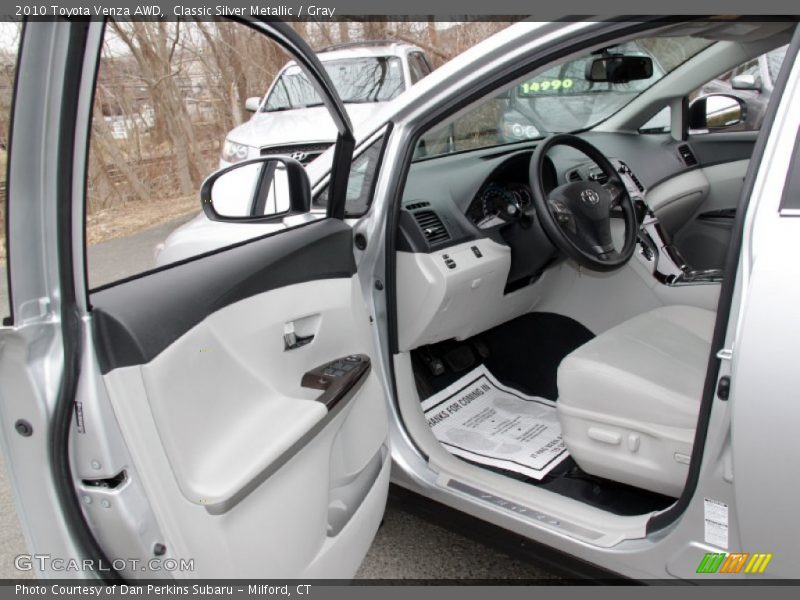 Classic Silver Metallic / Gray 2010 Toyota Venza AWD