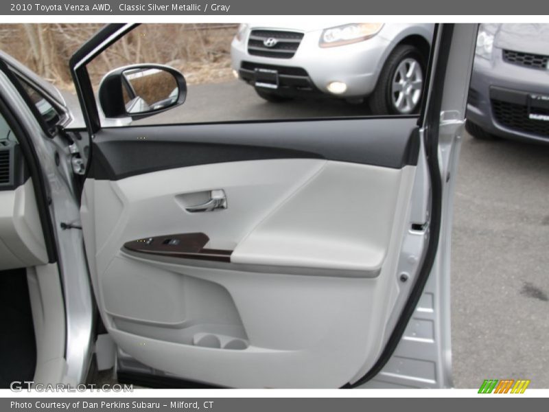Classic Silver Metallic / Gray 2010 Toyota Venza AWD
