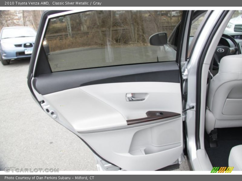 Classic Silver Metallic / Gray 2010 Toyota Venza AWD