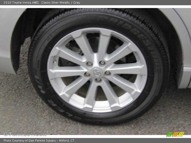Classic Silver Metallic / Gray 2010 Toyota Venza AWD