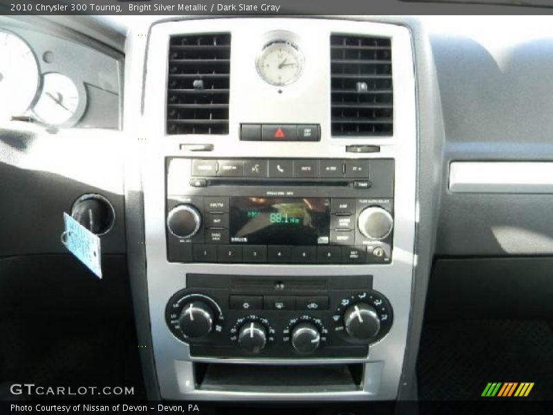 Bright Silver Metallic / Dark Slate Gray 2010 Chrysler 300 Touring