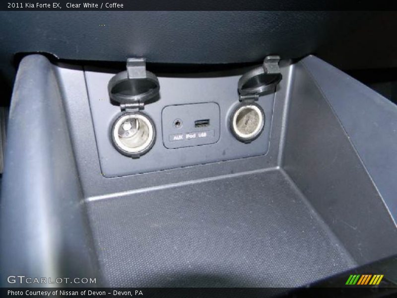 Clear White / Coffee 2011 Kia Forte EX