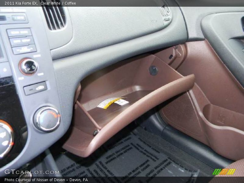 Clear White / Coffee 2011 Kia Forte EX