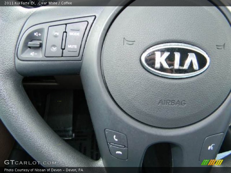 Clear White / Coffee 2011 Kia Forte EX