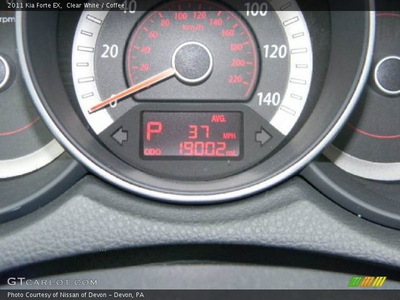 Clear White / Coffee 2011 Kia Forte EX