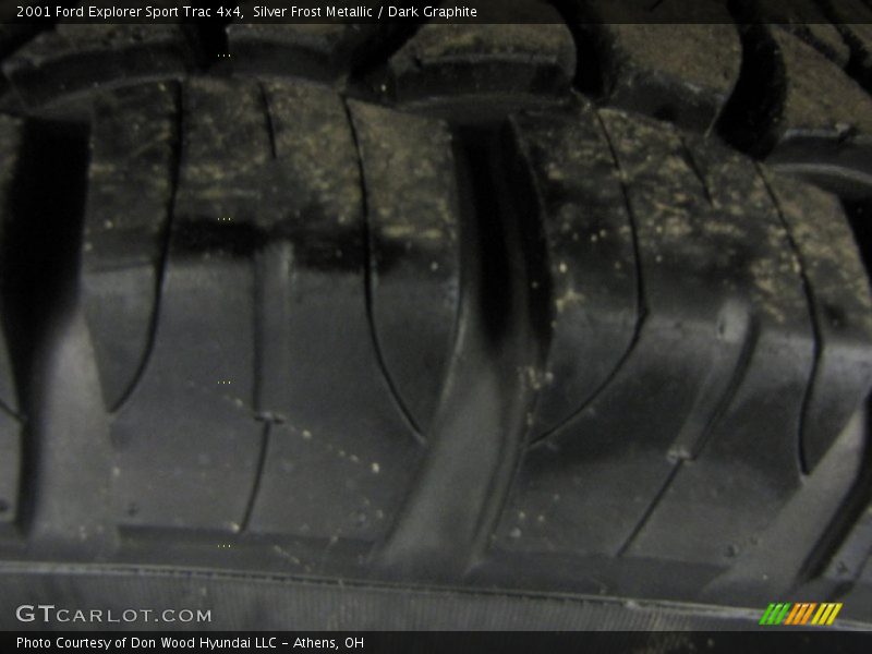 Silver Frost Metallic / Dark Graphite 2001 Ford Explorer Sport Trac 4x4