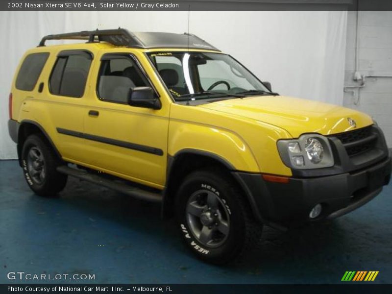 Solar Yellow / Gray Celadon 2002 Nissan Xterra SE V6 4x4