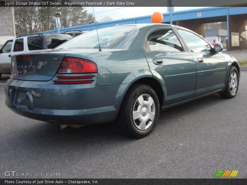 Magnesium Pearlcoat / Dark Slate Grey 2006 Dodge Stratus SXT Sedan