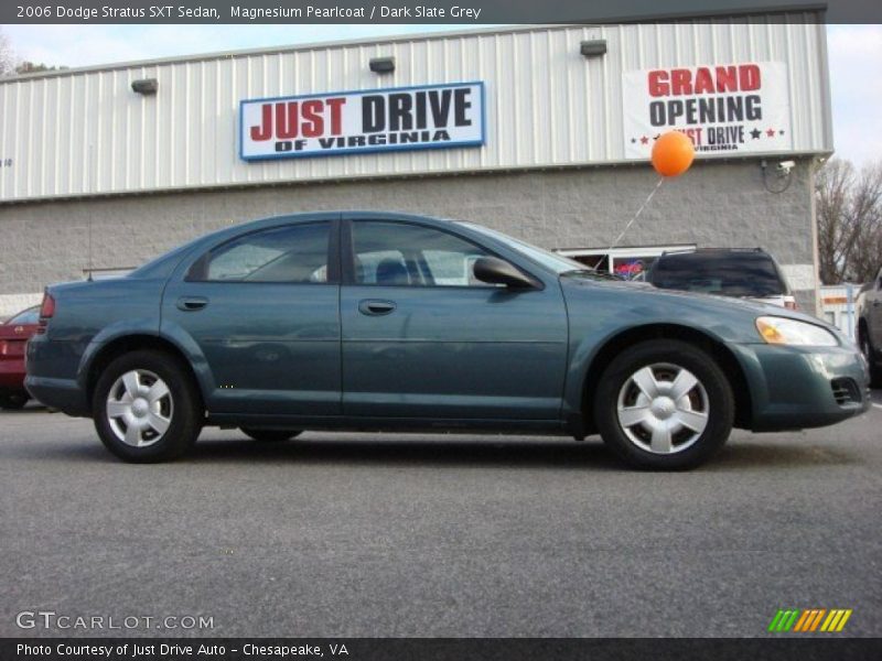 Magnesium Pearlcoat / Dark Slate Grey 2006 Dodge Stratus SXT Sedan