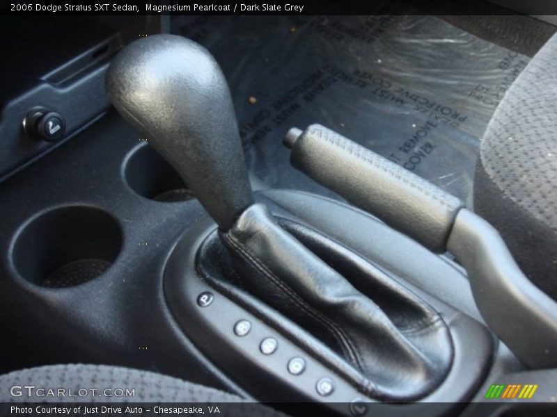 Magnesium Pearlcoat / Dark Slate Grey 2006 Dodge Stratus SXT Sedan