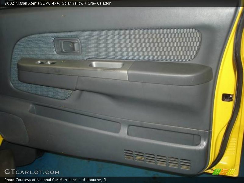 Solar Yellow / Gray Celadon 2002 Nissan Xterra SE V6 4x4