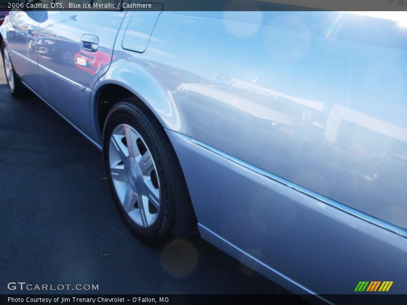 Blue Ice Metallic / Cashmere 2006 Cadillac DTS